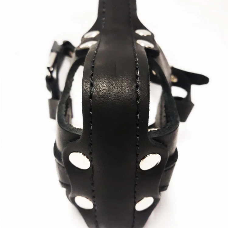 1004 - kaganiec bojowy ze skóry - mały z przodu