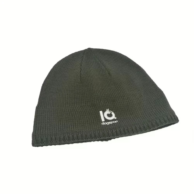 IQD-Beanie.OK - czapka oliwkowa logo